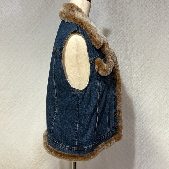 Custom Rabbit Fur Lined Jean Jacket XL Pit To Pit 21” Shoulder To Waist 24 1/2” - Picture 4 of 8